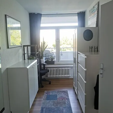 Apartment Koelner - Schlicht Einfach Schoen